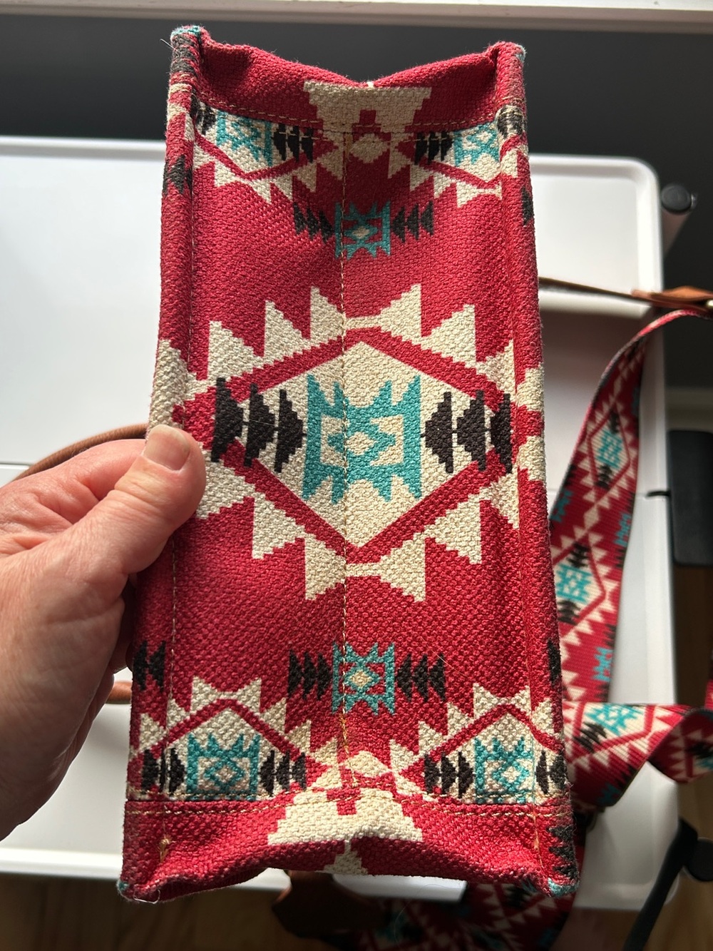 Wrangler Southwestern Aztec Geometric Tote Crossbody Bag Red Teal Guitar Strap - Picture 9 of 9